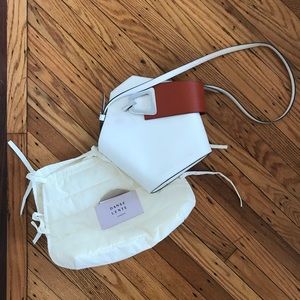 Danse Lente Johny Bucket Bag